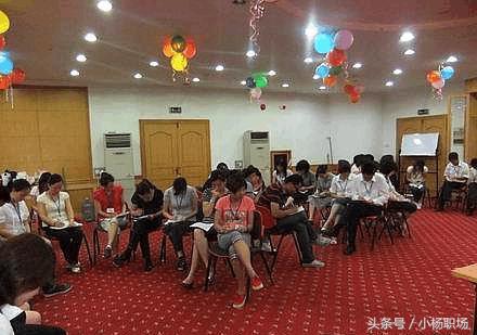 毕业做销售几年之后和同学的差距,18岁做销售好还是进厂好