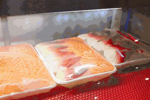 三亚火车头万人海鲜广场哪家好吃,在三亚3000元一桌的海鲜大餐