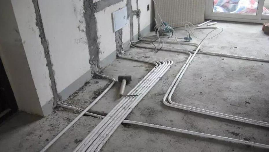 水电改造到底走天花板好还是地面,老房水电改造避坑最佳方案