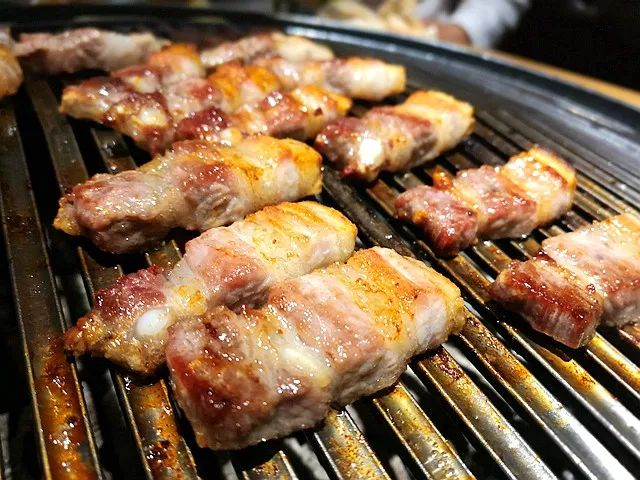 在太原能感觉在釜山街头吃烤肉,各种“芝士小吃”满屏食欲