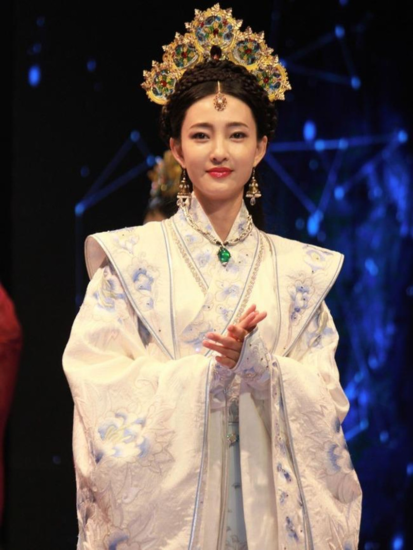 熹妃是谁演的甄嬛传,熹妃传演的什么