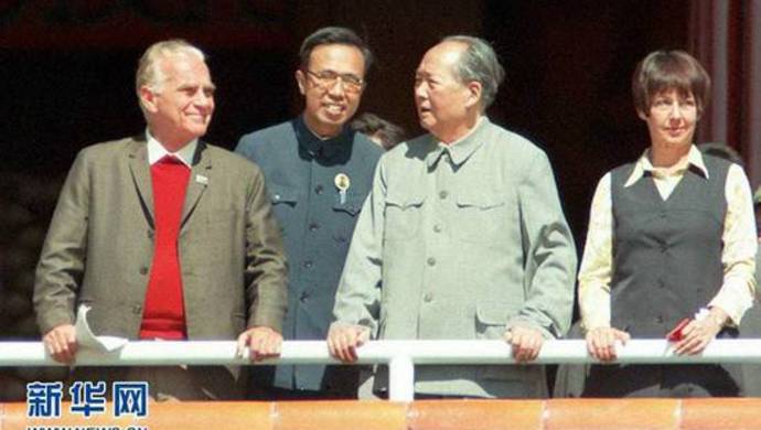 毛*东泽**曾邀请过哪些人国庆上*安门天**观礼，这位“恩人”为什么拒绝