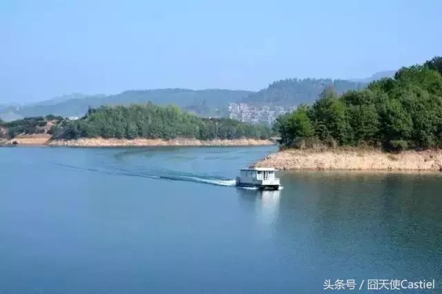 一位大叔改造农村自建房,40多岁大叔改造海景房