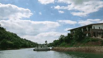 一位大叔改造农村自建房,40多岁大叔改造海景房