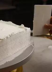 蛋糕抹面加色的技巧和手法,蛋糕抹面新手教程抹刀尺寸