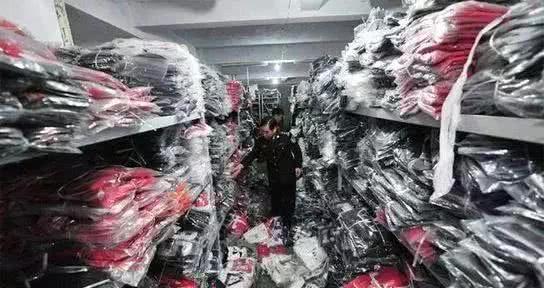 网红直播带货造假背后暴露的问题,8000万粉丝的网红直播卖假货