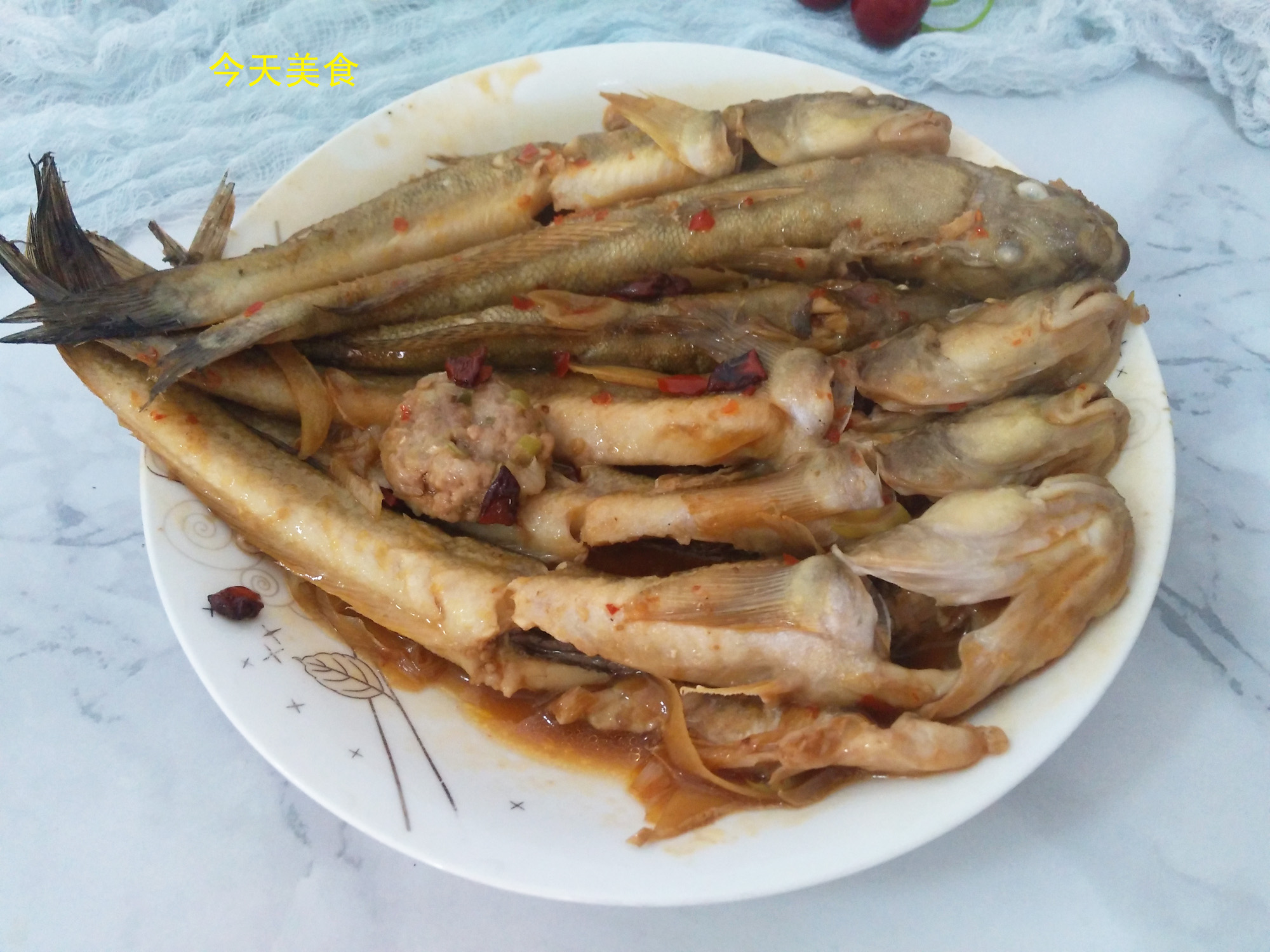 秋天最爱“胖头鱼”，它长得胖，有一个大头，骨软刺少就是好吃！