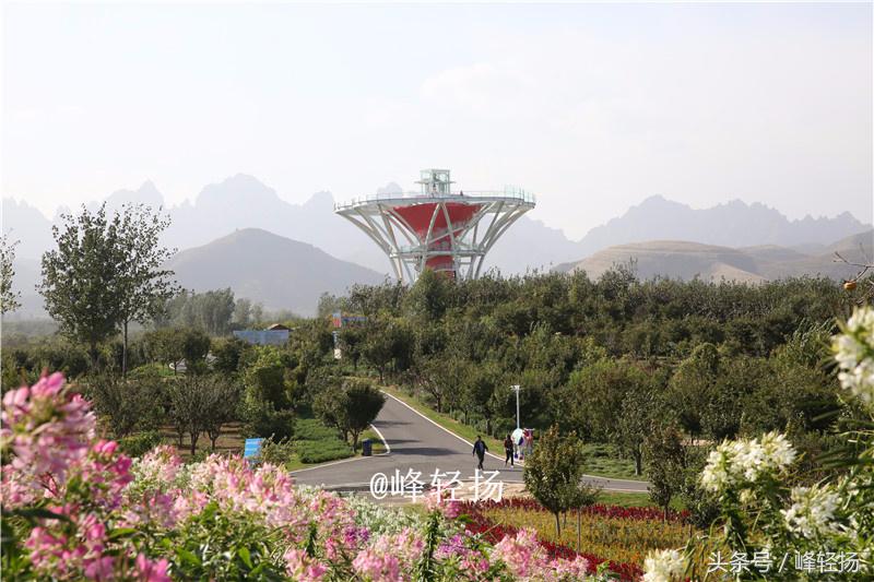 走过玻璃栈道,狼牙山玻璃栈道观景台