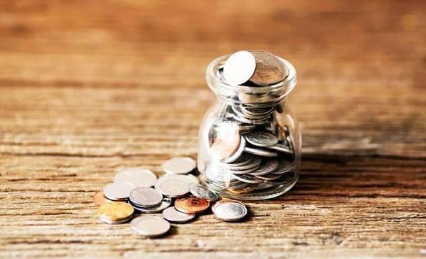 灰色*赚网**江湖：1%创富神话，99%失败离场