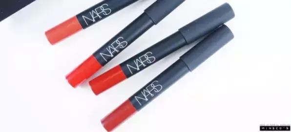 当男朋友和口红同时掉进水里,口红掉进水里了有用吗