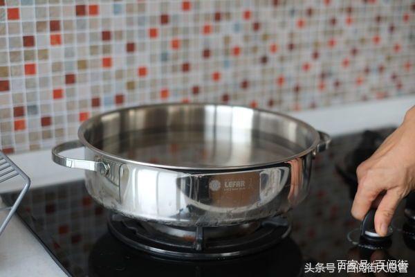 教你怎么让不锈钢锅变成不粘锅？保养得宜，10年都不用换