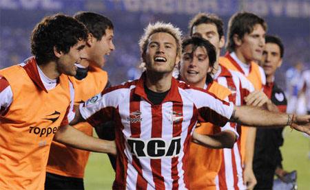 小高足球投资推荐一走水一红！今日老虎大学vs拉普拉塔大学生！