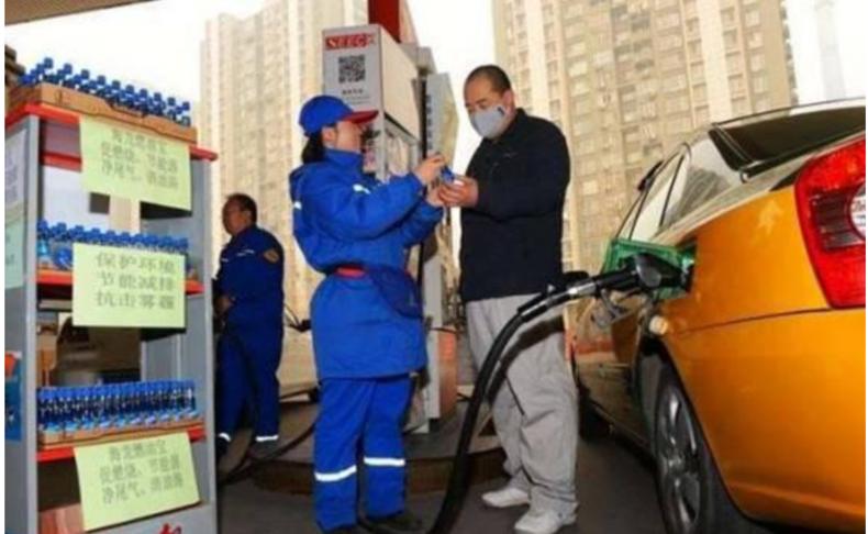 油箱打开为啥“回气”？加燃油宝有用吗？