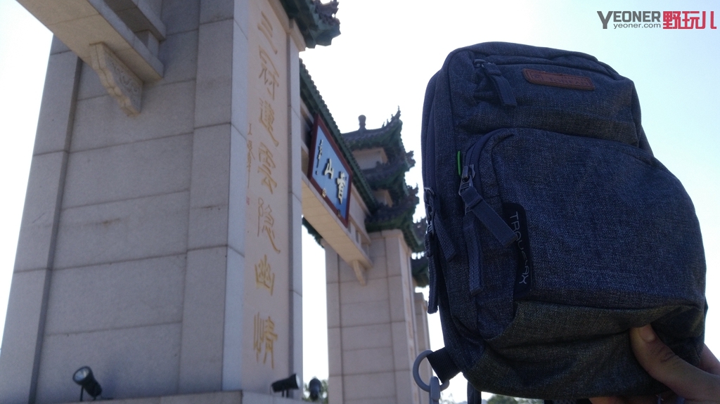 轻巧小背包,容量大且小巧轻便的背包