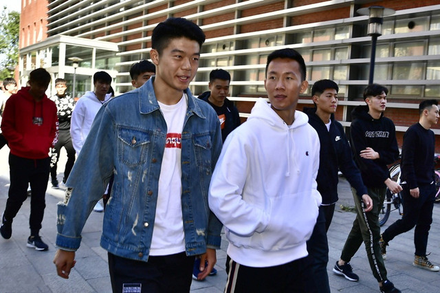 里皮迎反扑良机！国足集训营暗中助力，两新人公开表达雄心