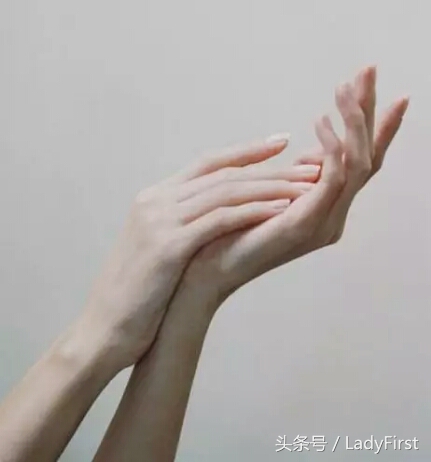 秋冬季皮肤起皮干燥补水推荐,干燥怎么变得柔顺光滑