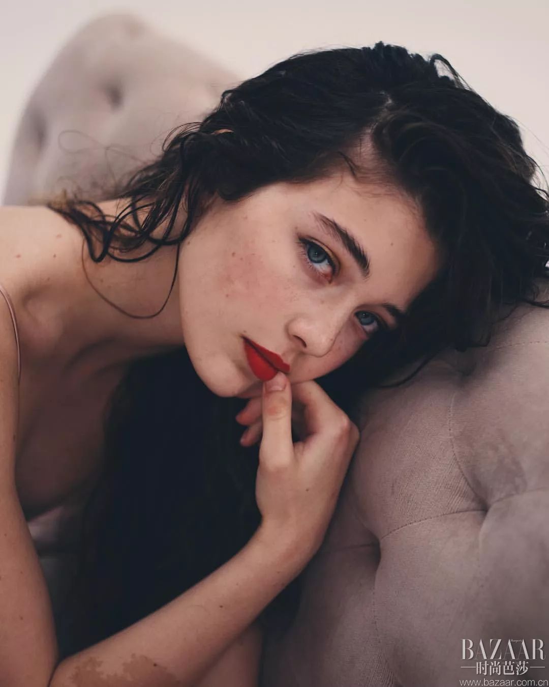 杨幂发际线后移造型,杨幂发际线后移现状