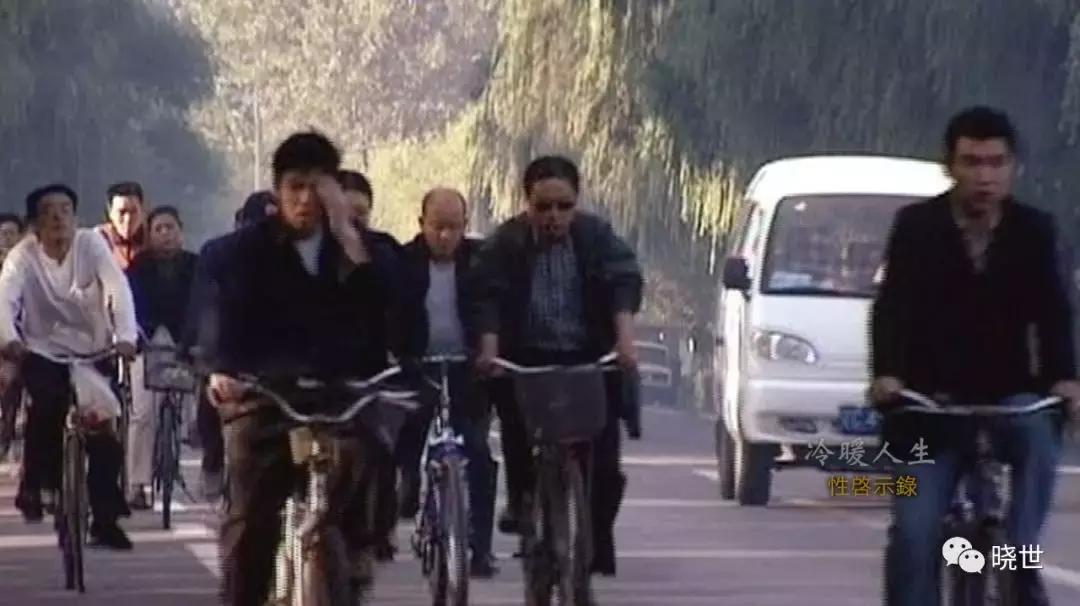 一间贩卖温暖的店,一间贩卖衣服小店