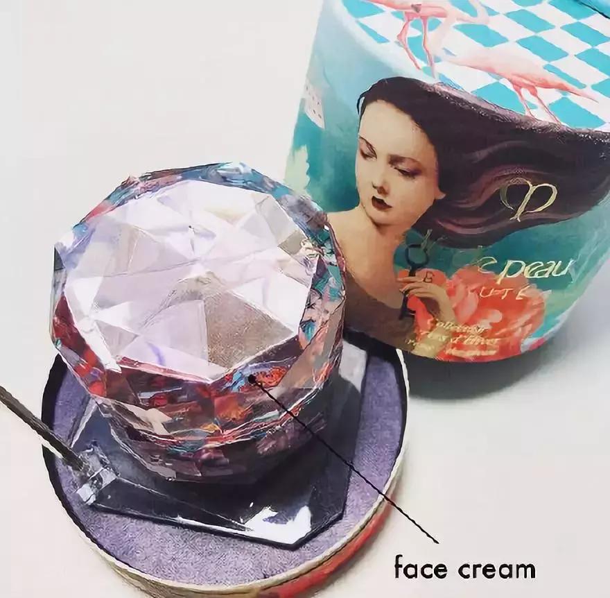 精选这5款圣诞限定彩妆,准备好你的钱