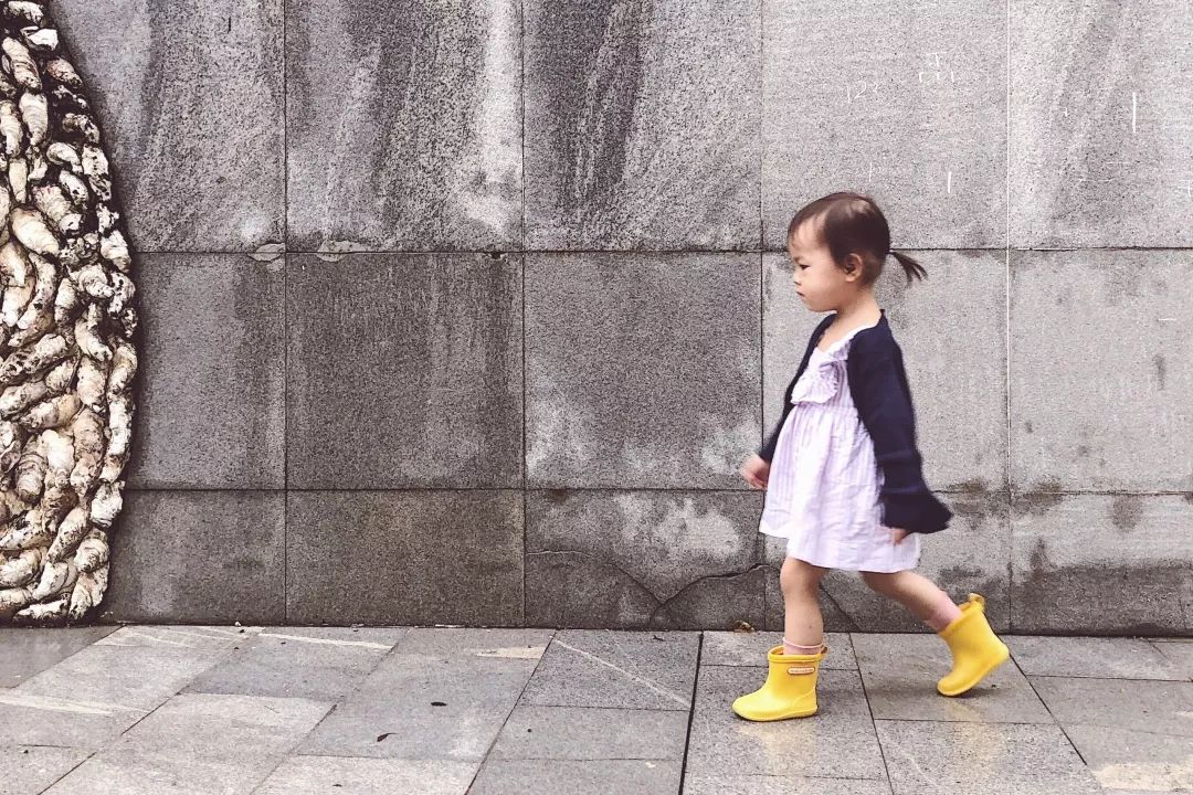 你“嗤之以鼻”的雨靴，其实是潮娃们最想要的礼物