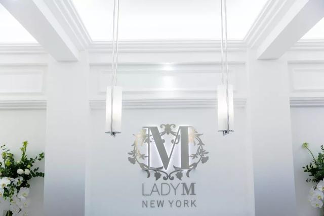 ladym用的什么牌子的奶油,ladym蛋糕6寸白桃乌龙测评