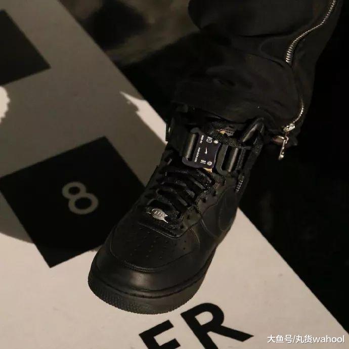 2000块买了两双鞋,2000块的鞋盒