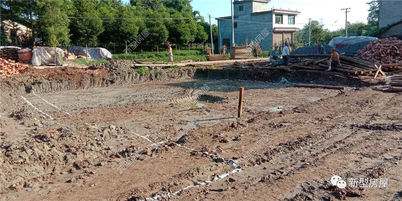 农村宅基地打松木桩,农村宅基地怎么打桩比较结实