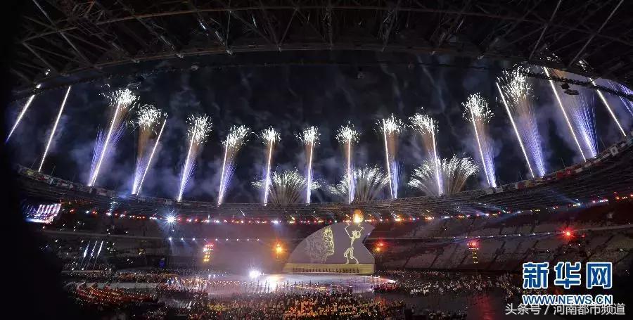 这场“无人关注”的盛会，他们手持*旗国**高喊“中国加油”！