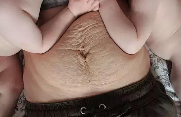 47岁女明星晒孕照,女明星怀孕拍摄花絮