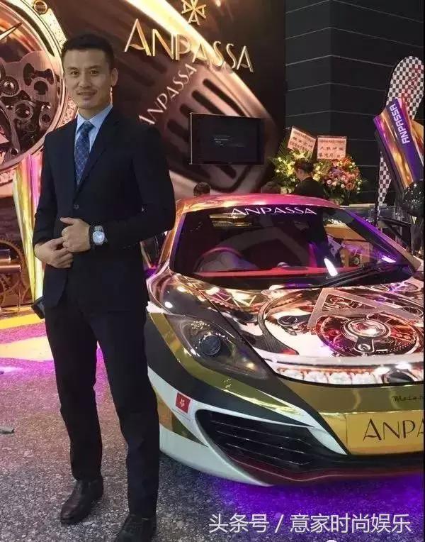 采访别人一身衣服多少钱,采访男生一身穿搭几十万