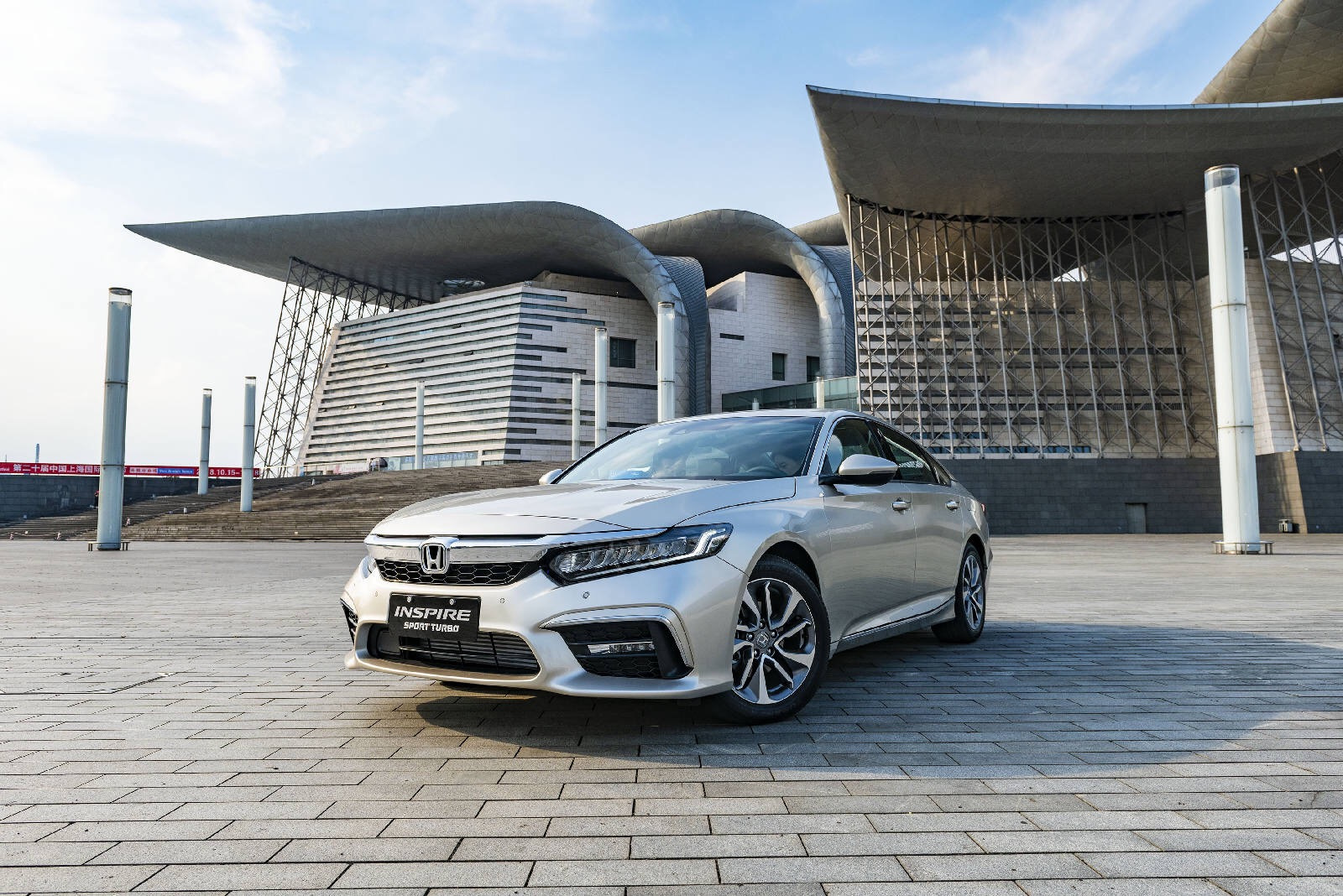 东风本田inspire260精致版落地价,本田雅阁1.5精英版与本田inspire