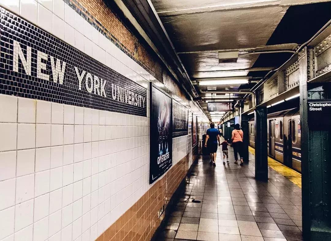 18岁中国留学生跃轨自杀，当场死亡！“我并没有想象的快乐”