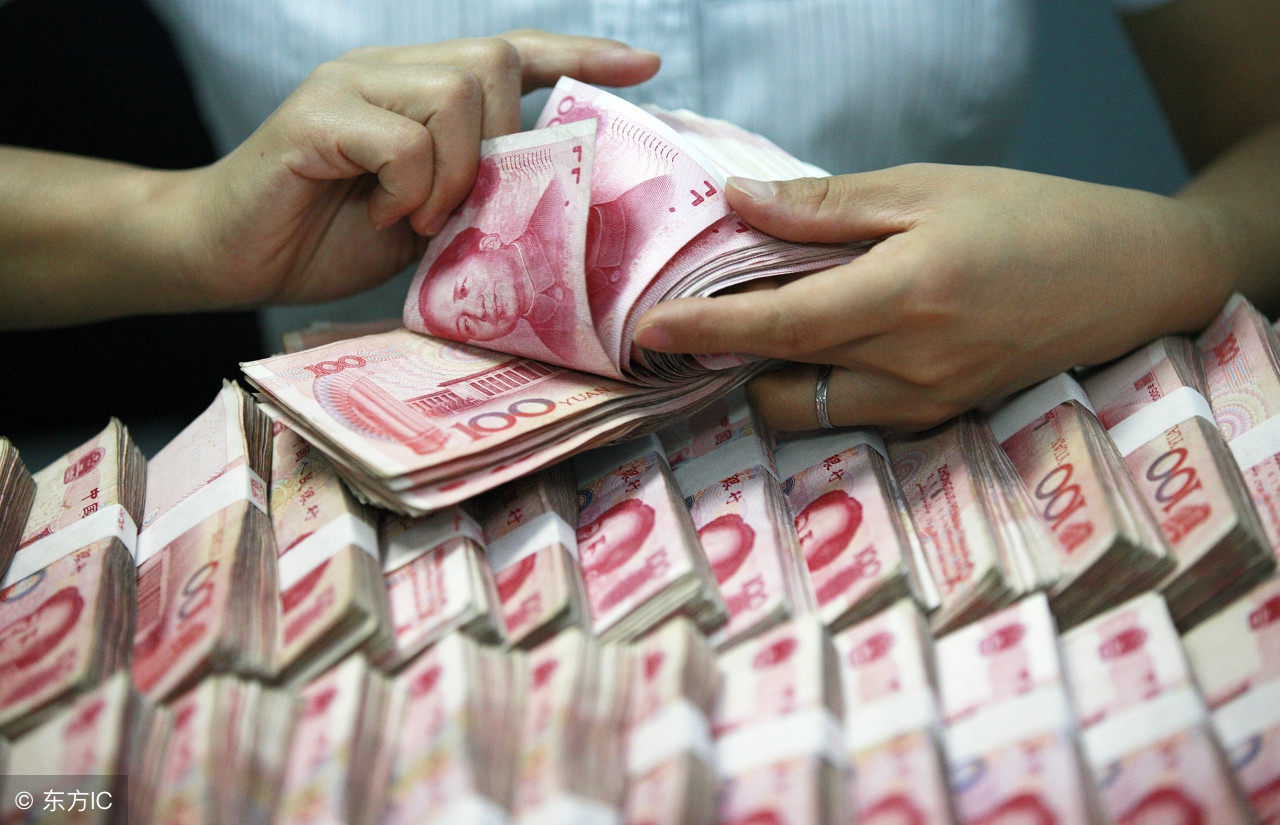 价格*动暴**下的*币特比**10年，一条牵动投资者命运的曲线