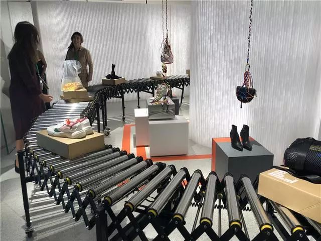 Zara中国首家新零售概念店，走艺术装置路线，完全为电商设计……