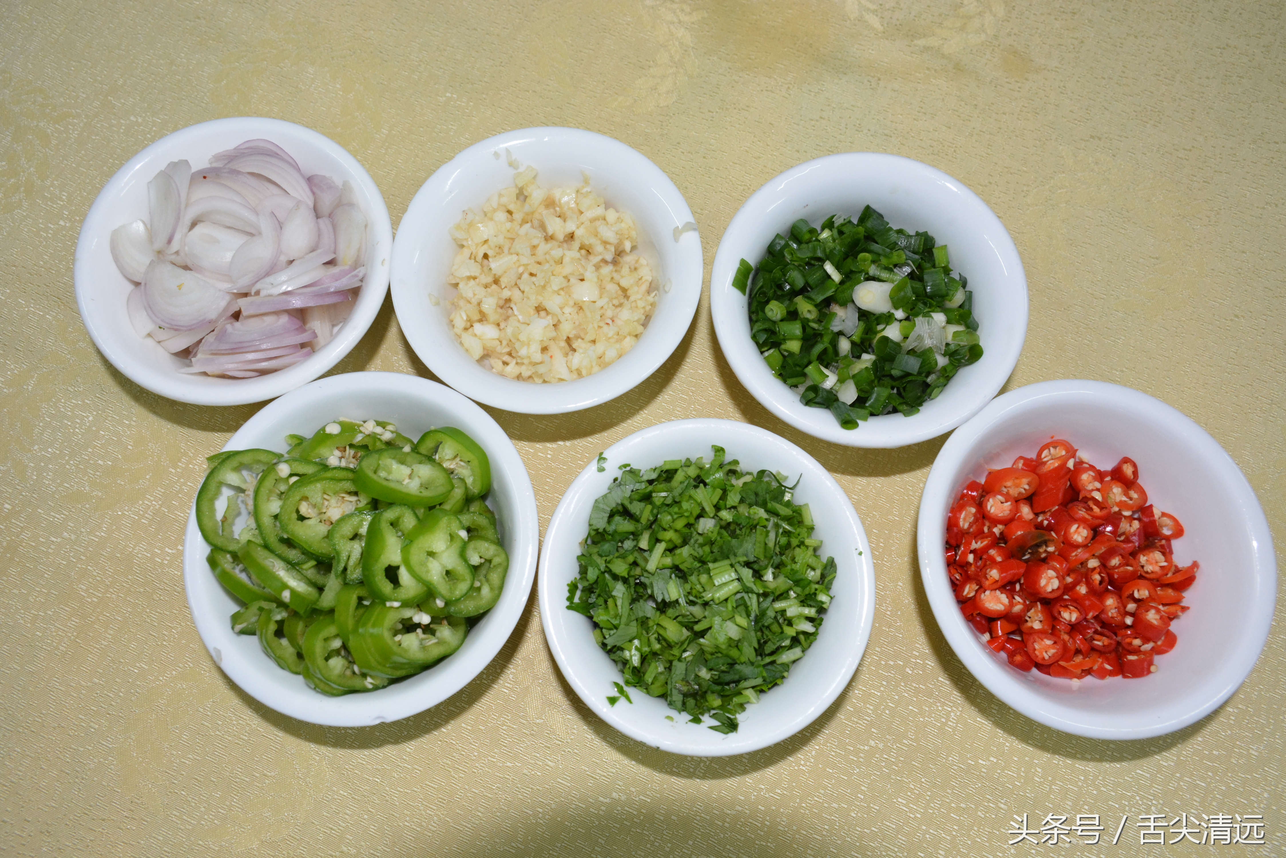 记得暴龙哥那两只驴仔吗?来清远了,人们都到这排队宠幸,爆场!