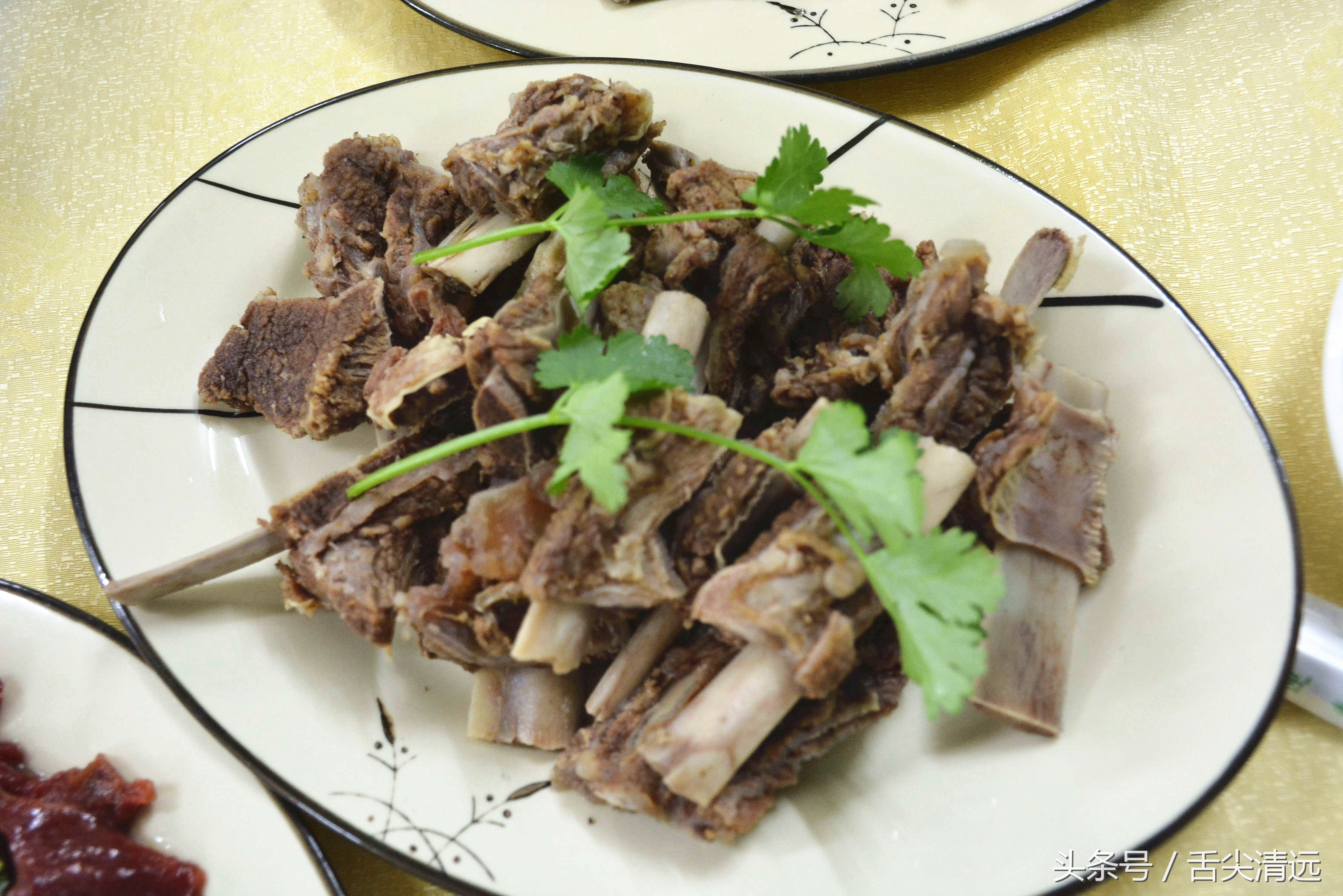 记得暴龙哥那两只驴仔吗?来清远了,人们都到这排队宠幸,爆场!