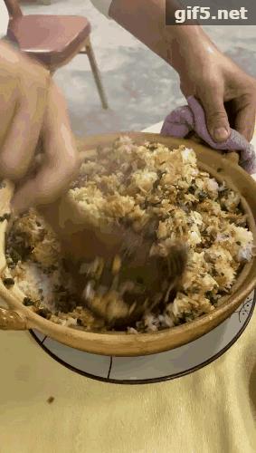 记得暴龙哥那两只驴仔吗?来清远了,人们都到这排队宠幸,爆场!