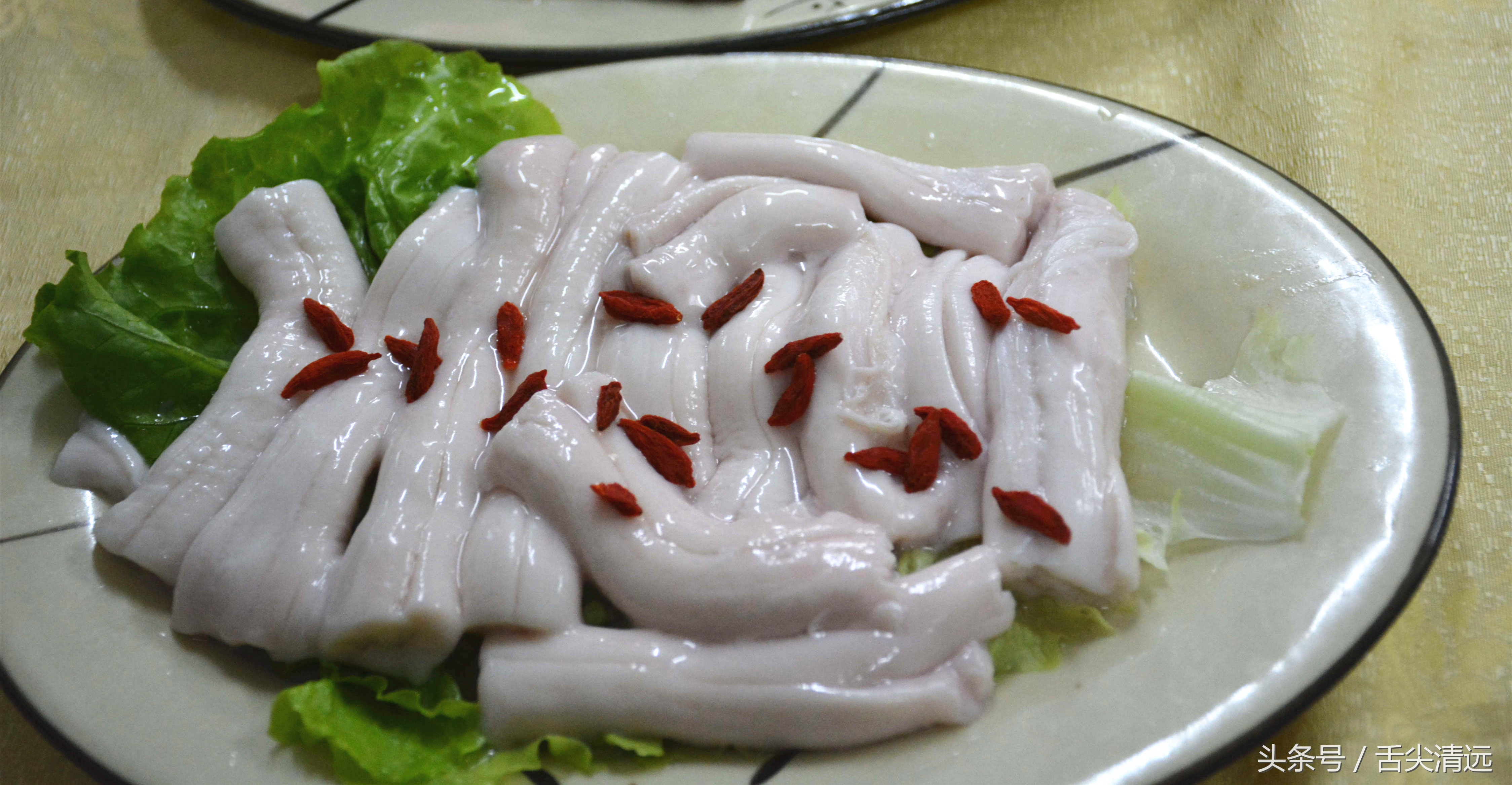 记得暴龙哥那两只驴仔吗?来清远了,人们都到这排队宠幸,爆场!