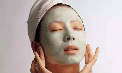 脸上泛红起皮缺水,脸干燥起皮缺水怎么补水