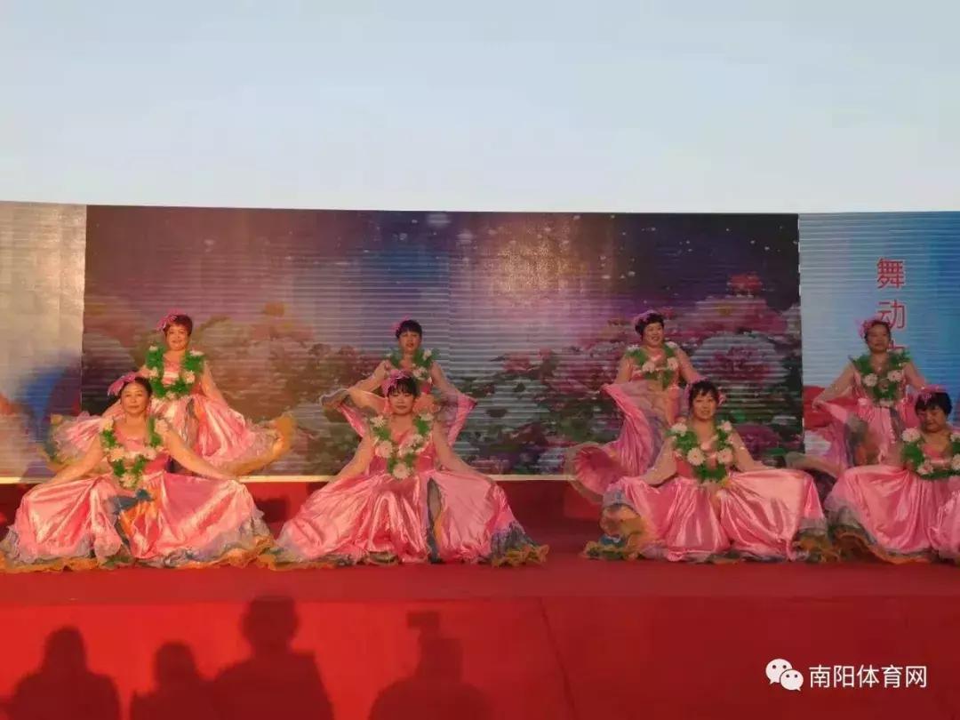 舞动广场健身操,2018南阳市广场舞健身操