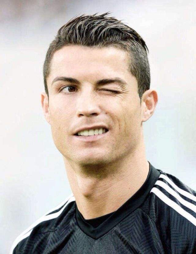 现役足坛最帅十大球星,足坛现役100大球星排名