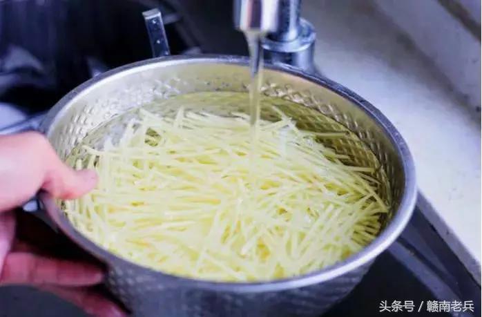 切土豆丝前细后粗,教你一招切土豆丝切得又细又快