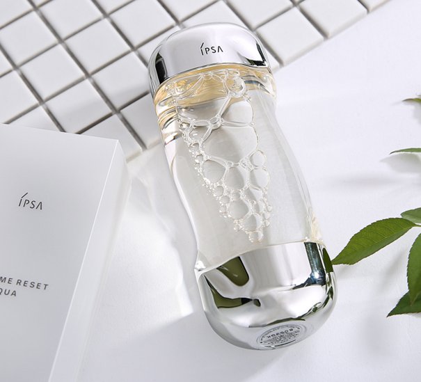 哪些成分的化妆水不能用,适合干皮巨补水保湿的精华液