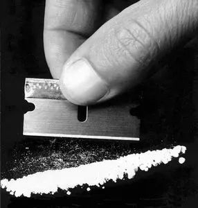 我抓毒贩，她吸毒，我们曾经相爱十年