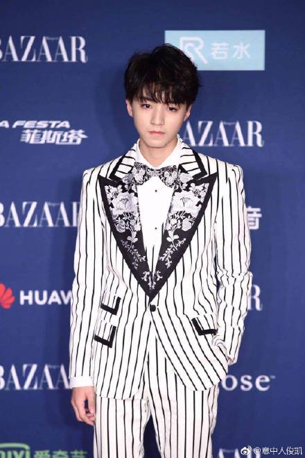 时尚芭莎盛典红毯杨颖,杨颖登时尚芭莎封面白色