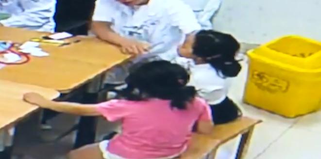 双胞胎一口干下代购的“面包超人饮料”差点要了命！