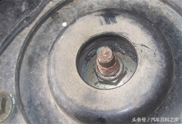 摩托车减震器漏油需要更换吗,质保期减震器漏油给免费更换吗