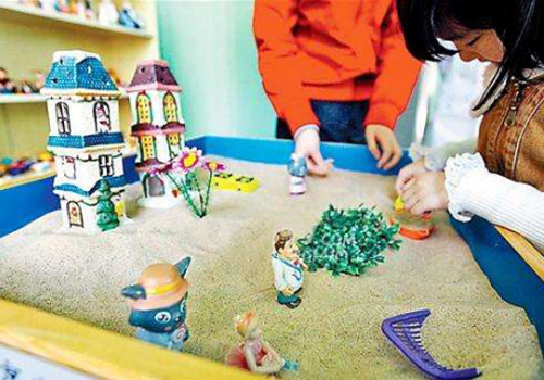 作文遇到难题与同学交流,作文沙盘