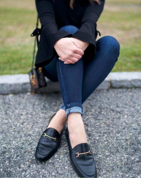 小白鞋小黑鞋视频,适合穿搭的小黑鞋