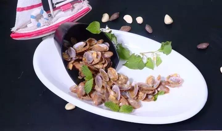 火爆花甲最正宗的做法,火爆花甲教程香辣